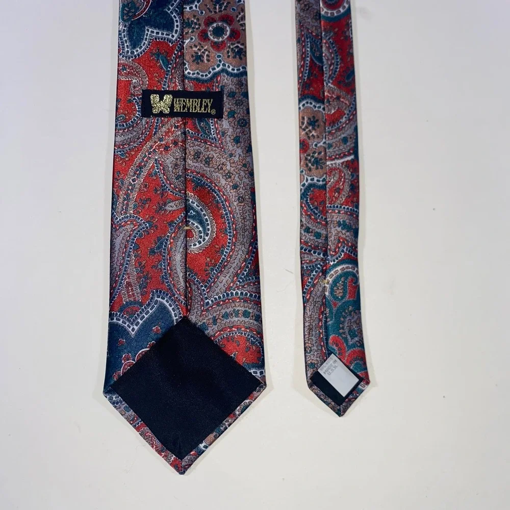 Wembley Vintage Mens Paisley Tie‎ Red Blue Tan Made in USA WPL 4075 Classic Wide